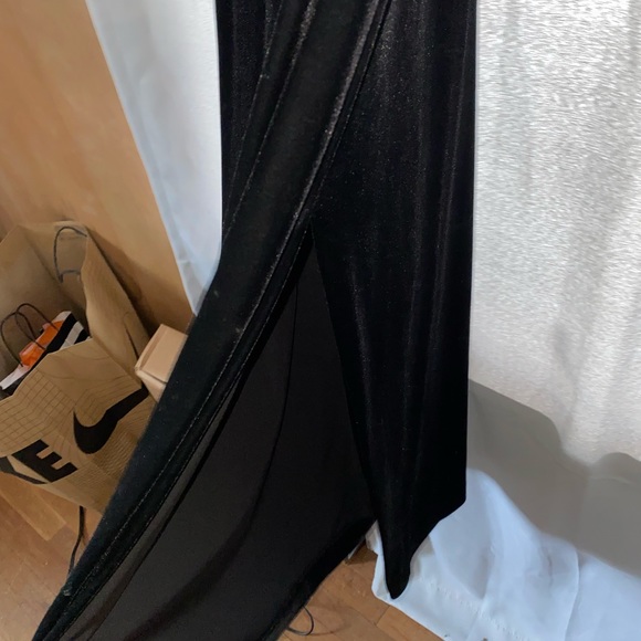 Vintage Black Velvet Dress - Picture 4 of 6